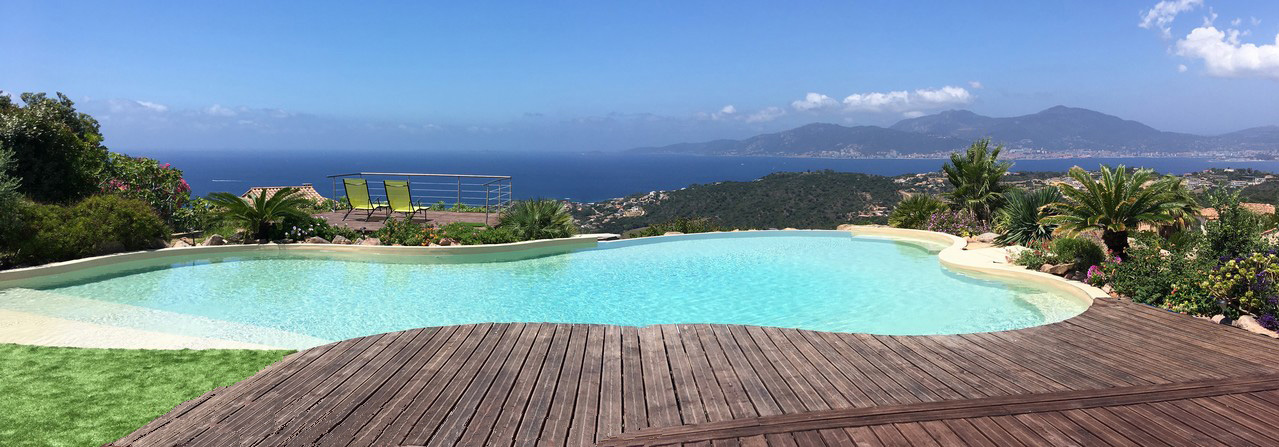 Piscine avec vue panoramique sur Golfe d'Ajaccio