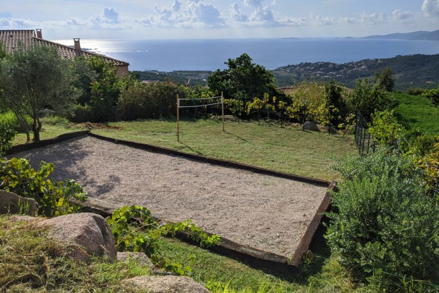 Terrains de pétanque et de badminton